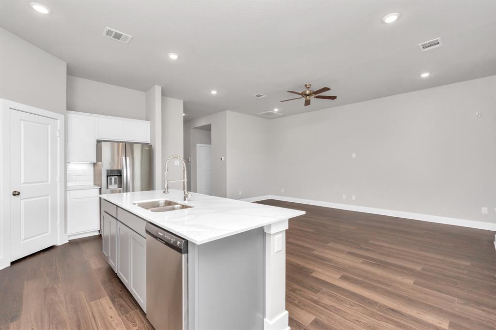 10603 Cascade Creek Drive, Rosharon, Texas image 3
