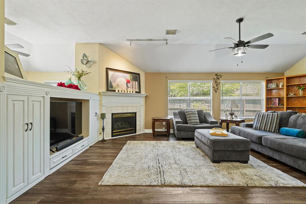 5102 Cherrywood Court, League City, Texas image 1