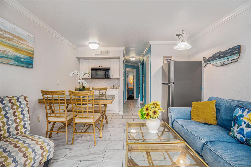 6300 Seawall Boulevard 3226