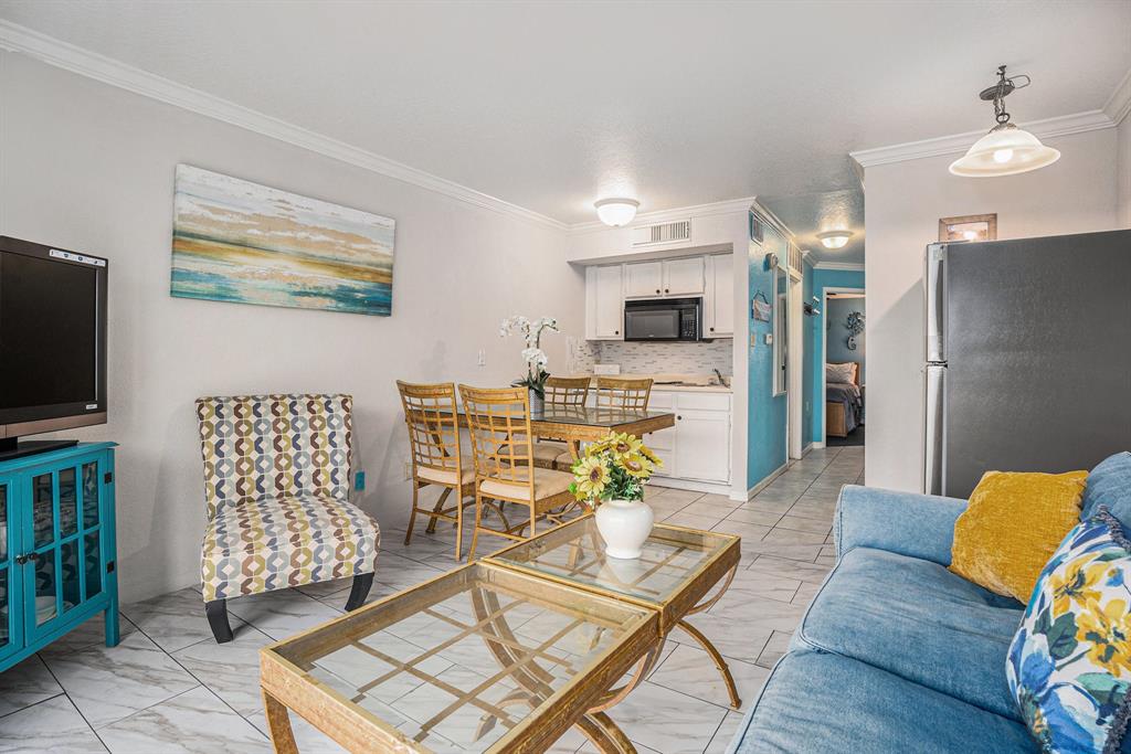 6300 Seawall Boulevard 3226