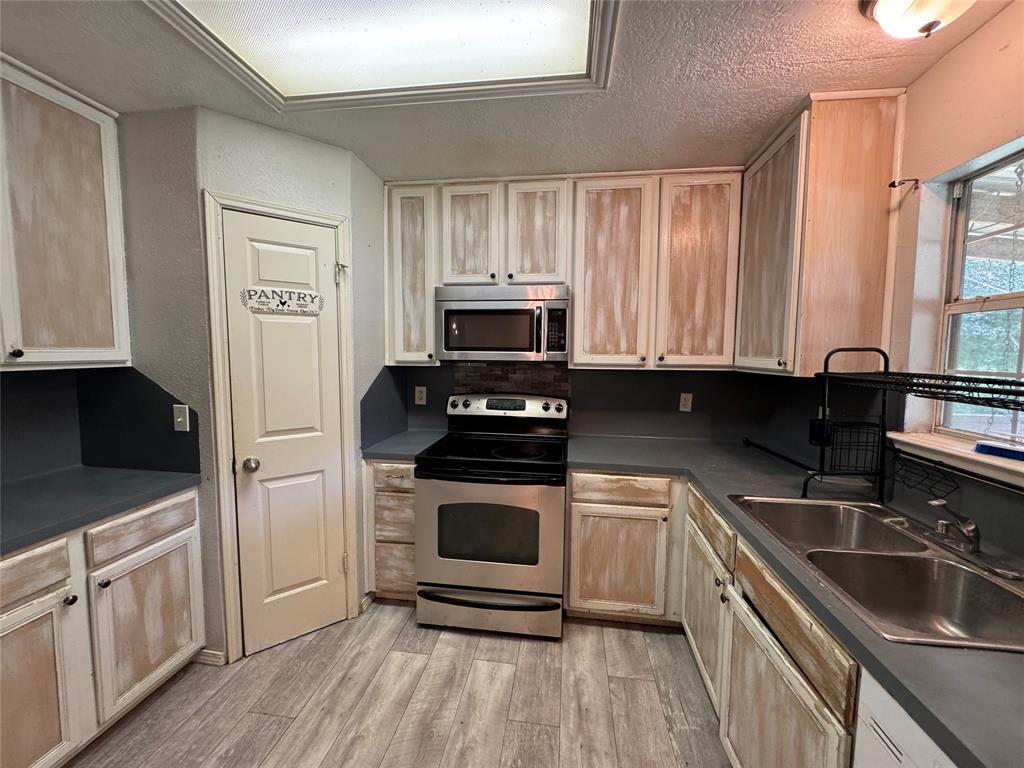 370 & 372 County Road 2147, Cleveland, Texas image 5