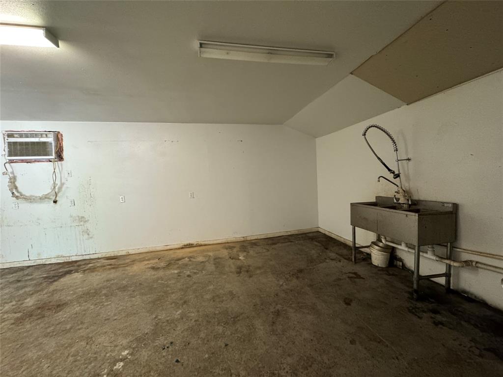 370 & 372 County Road 2147, Cleveland, Texas image 21