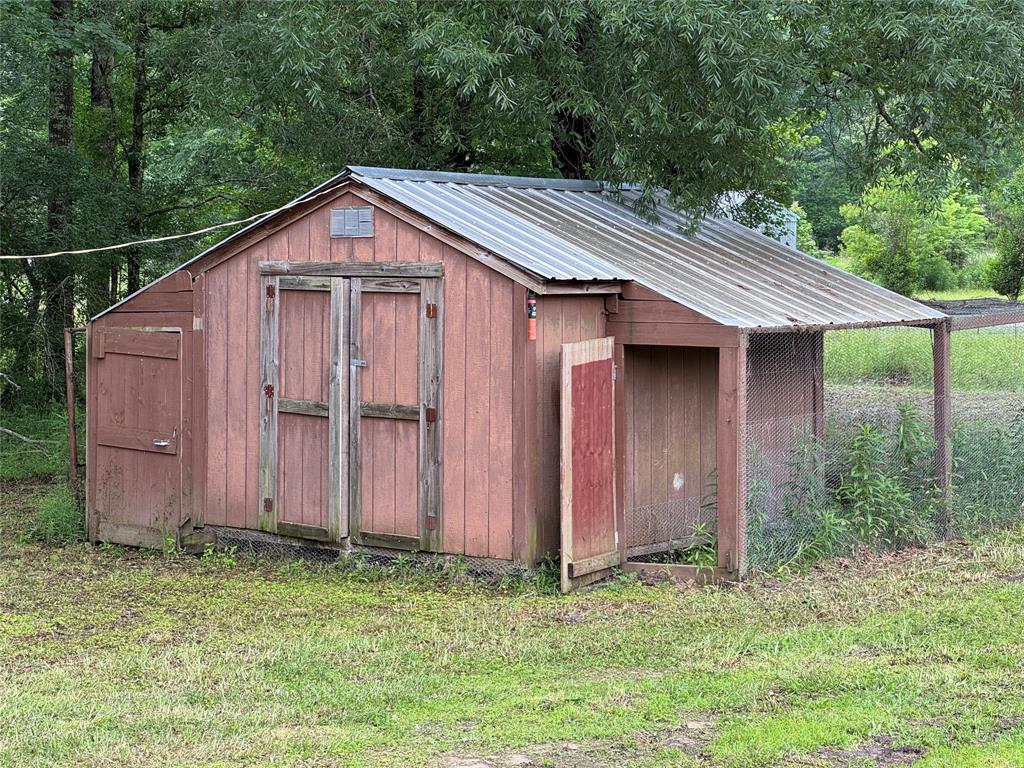 370 & 372 County Road 2147, Cleveland, Texas image 17