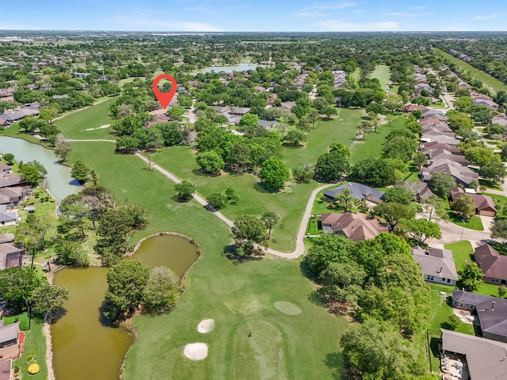 2727 Breezy Pines Lane, Pearland, Texas image 37
