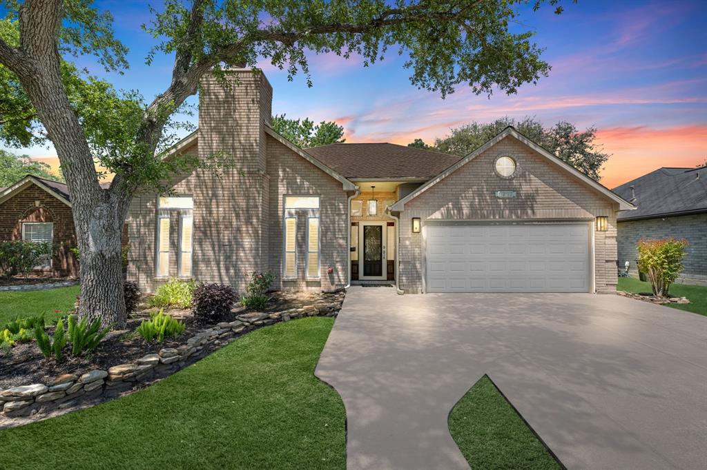 2727 Breezy Pines Lane, Pearland, Texas image 1