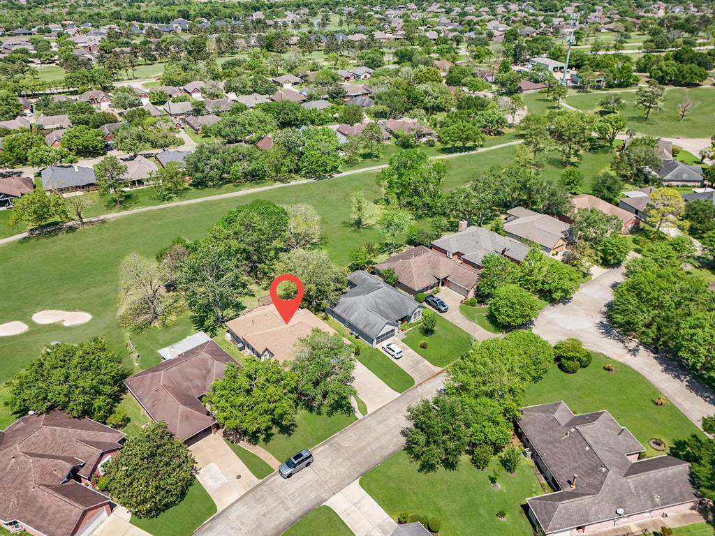 2727 Breezy Pines Lane, Pearland, Texas image 36