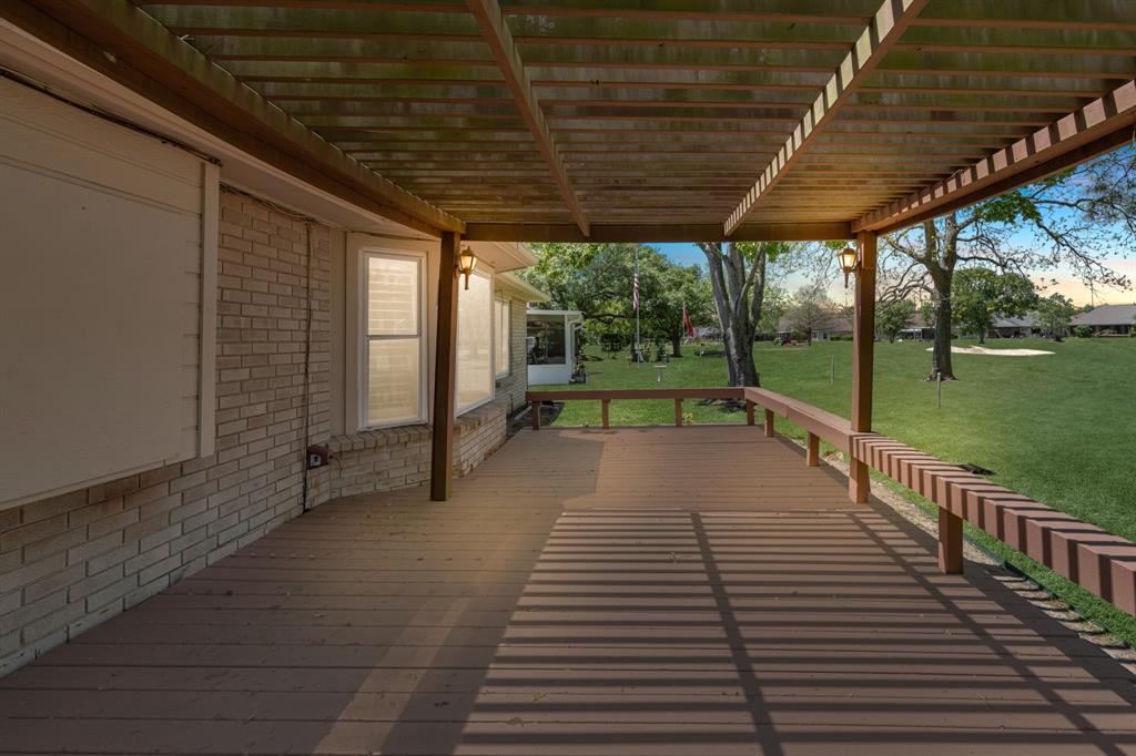 2727 Breezy Pines Lane, Pearland, Texas image 40
