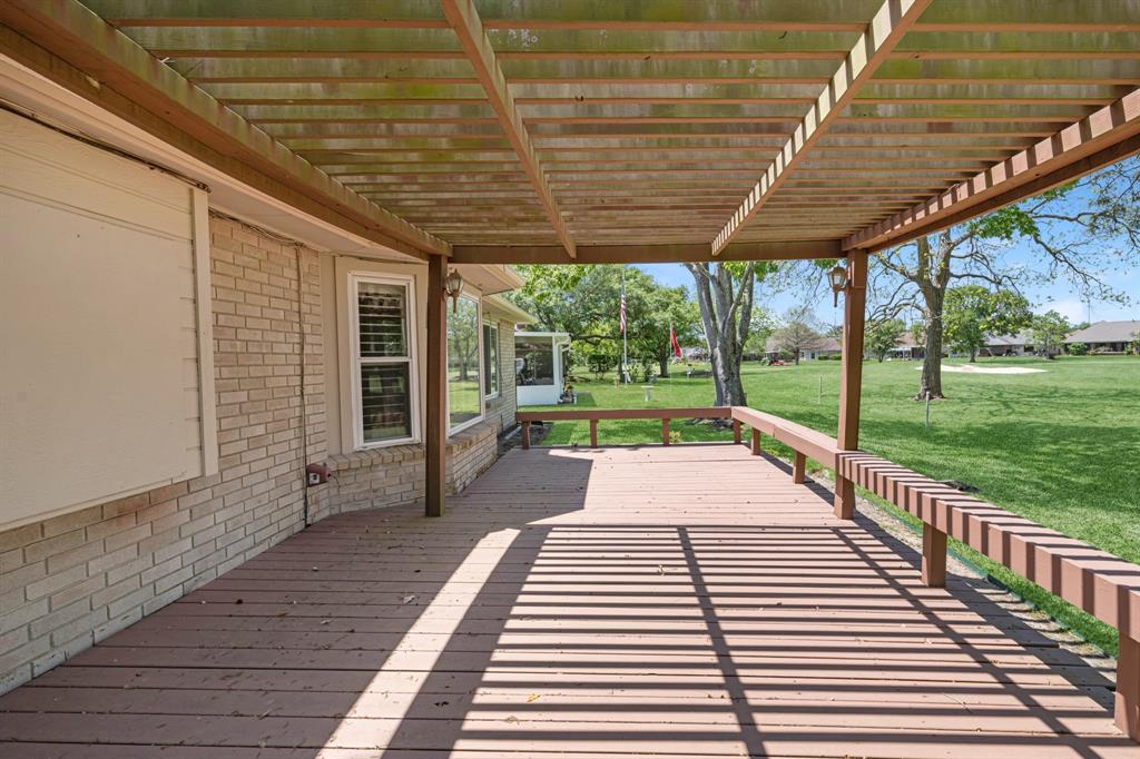 2727 Breezy Pines Lane, Pearland, Texas image 33