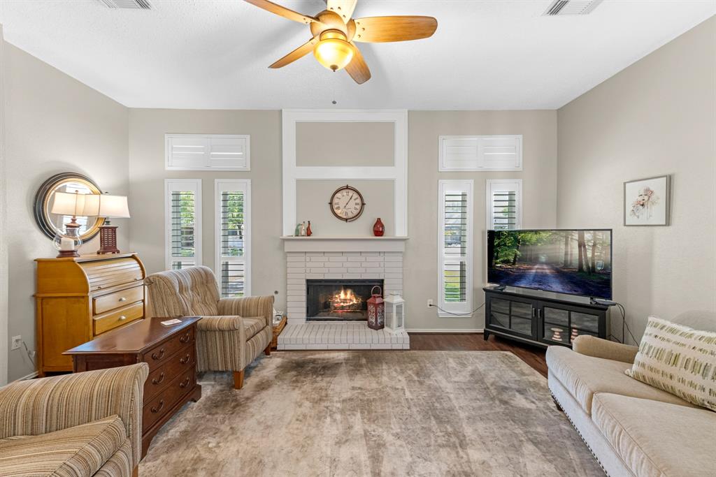 2727 Breezy Pines Lane, Pearland, Texas image 7