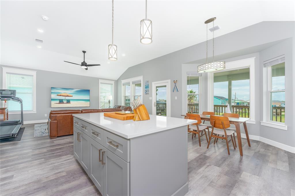 4106 Grayson Drive, Galveston, Texas image 10