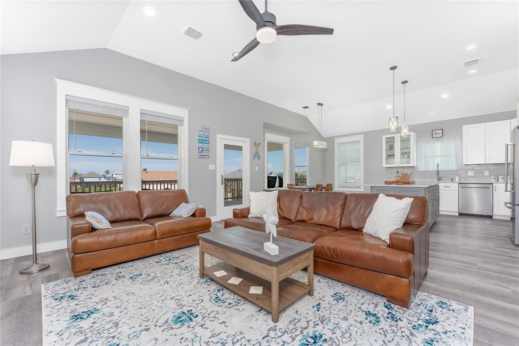 4106 Grayson Drive, Galveston, Texas image 11