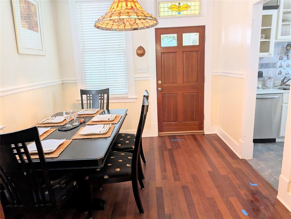 3127 Avenue Q, Galveston, Texas image 34