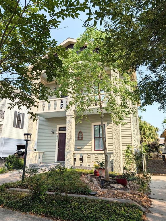 3127 Avenue Q, Galveston, Texas image 1