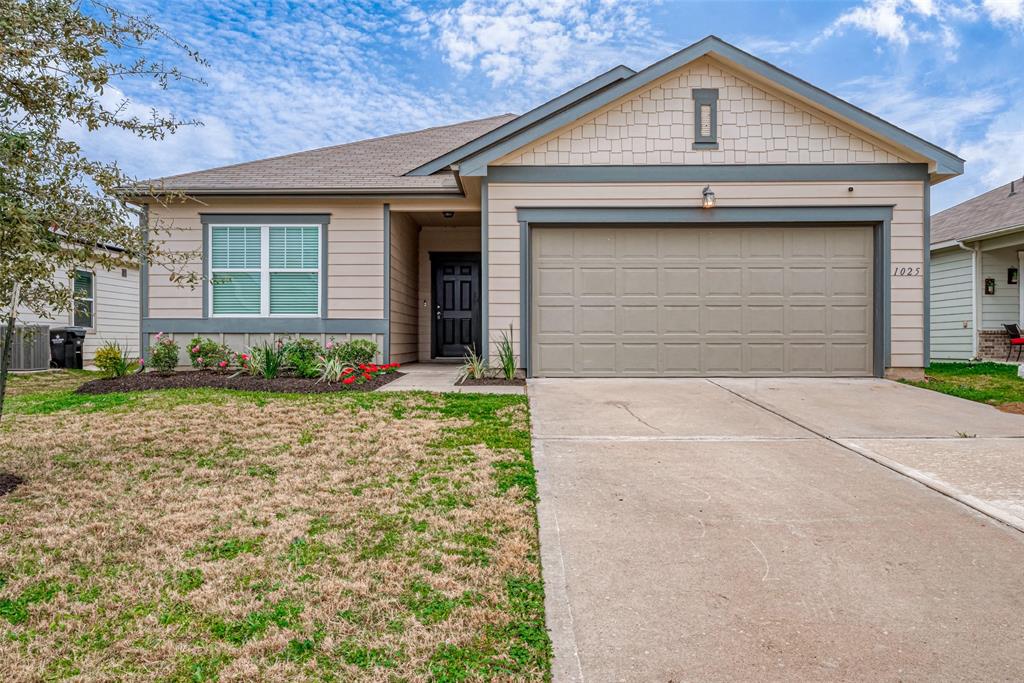 1025 Banyon Tree Lane, Brookshire, Texas image 1