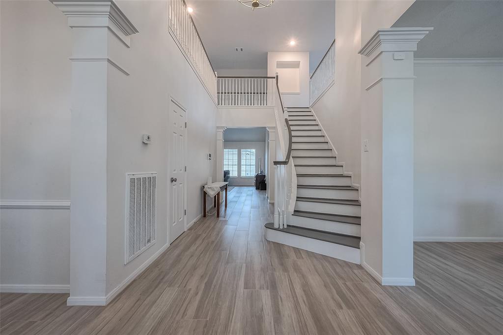 7130 Glenwood Drive
