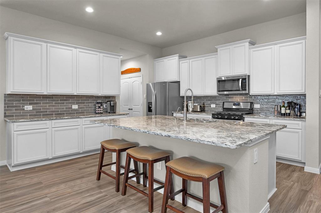 1217 Antelope Passing Drive, Montgomery, Texas image 3