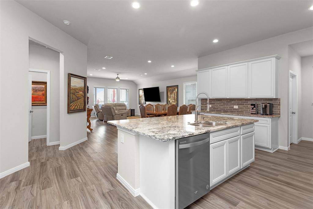 1217 Antelope Passing Drive, Montgomery, Texas image 2