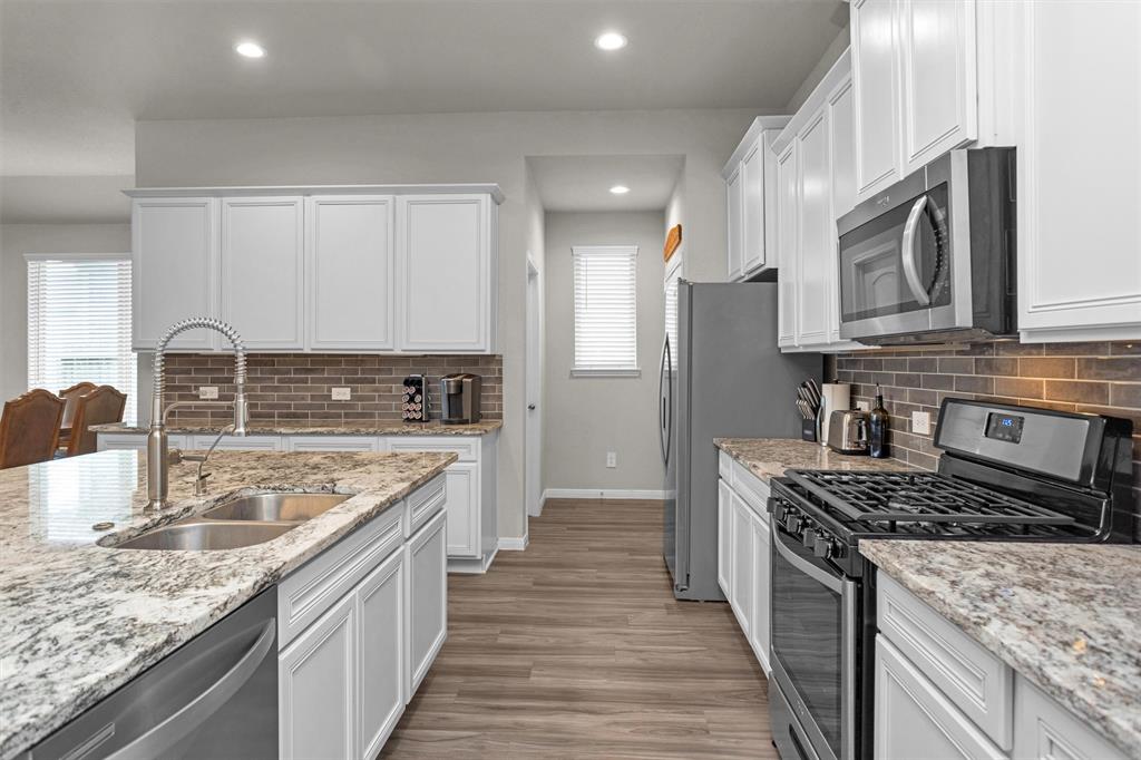 1217 Antelope Passing Drive, Montgomery, Texas image 4