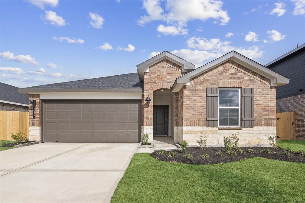 303 Emma Street, Angleton, Texas image 1