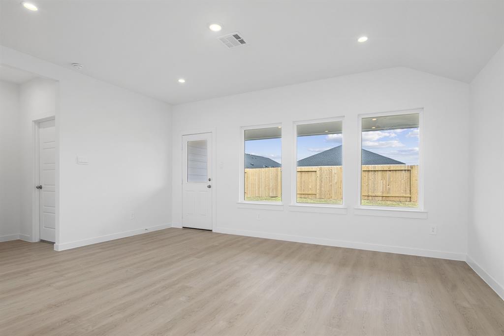 303 Emma Street