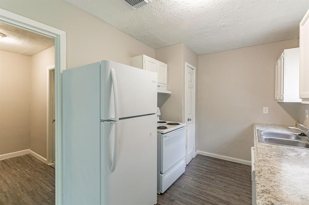 5226 Maywood Drive, Houston, Texas image 6