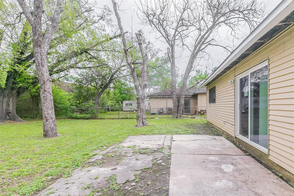 5226 Maywood Drive, Houston, Texas image 18