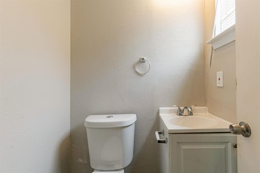 5226 Maywood Drive, Houston, Texas image 14