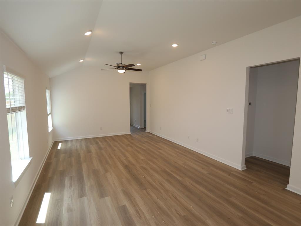 31911 Splendor Drive, Fulshear, Texas image 18