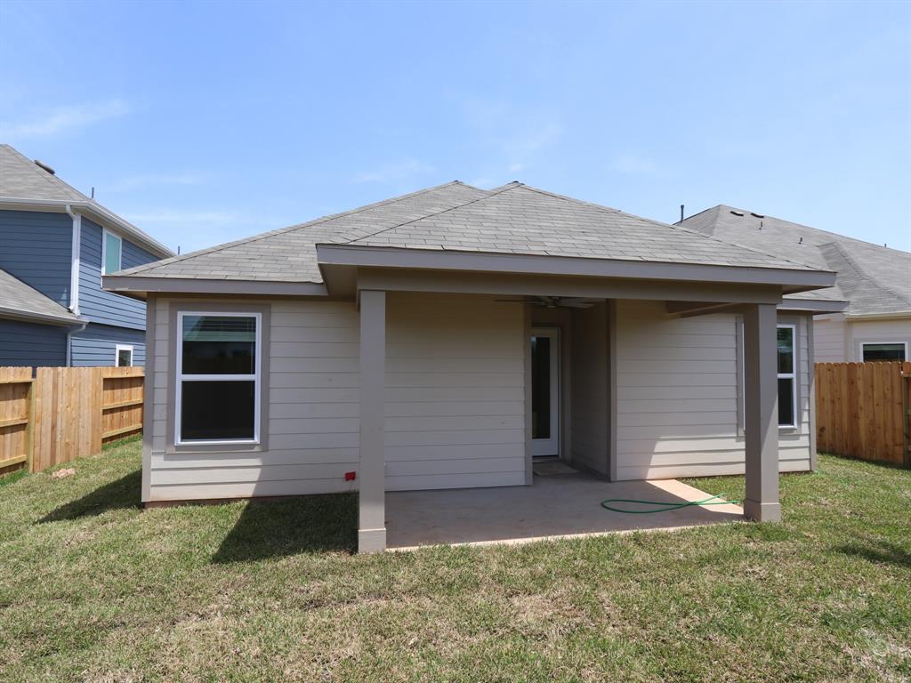 31911 Splendor Drive, Fulshear, Texas image 5