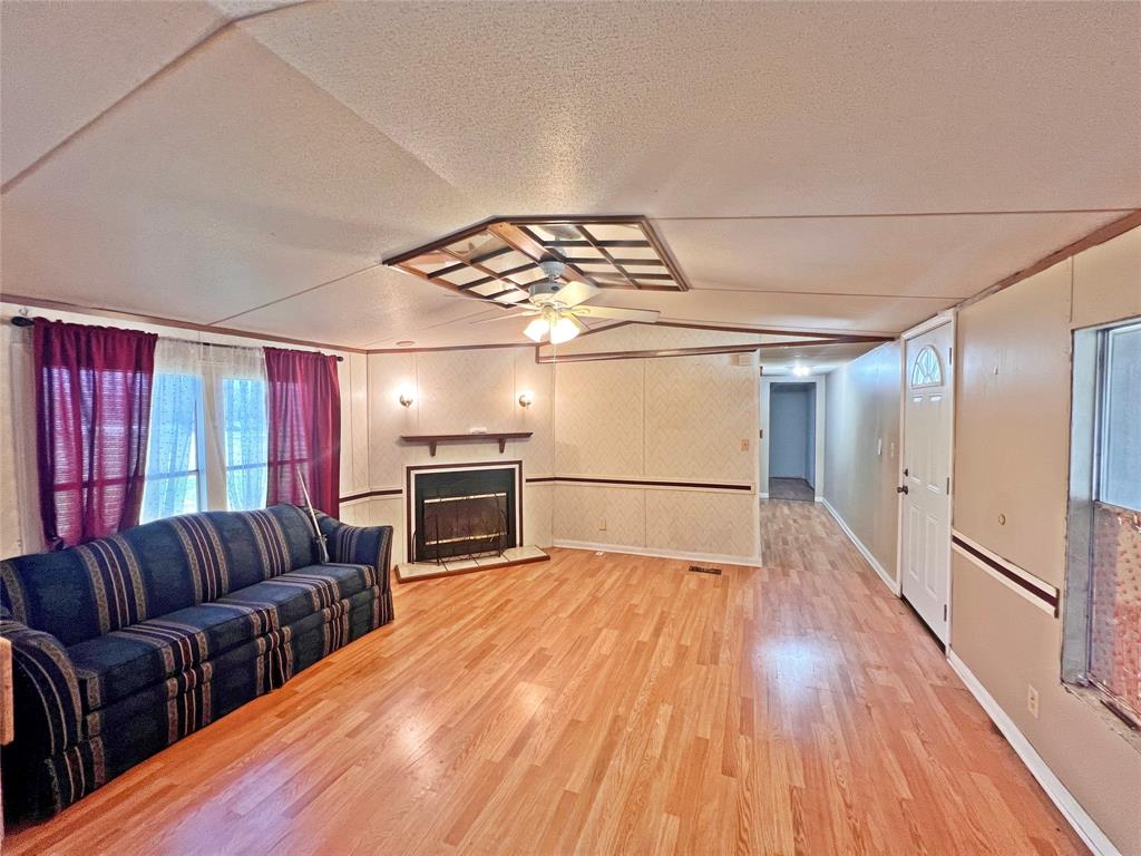 8835 Escondido Street, Alvin, Texas image 3