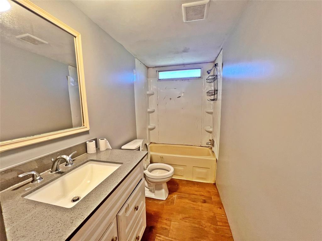 8835 Escondido Street, Alvin, Texas image 11