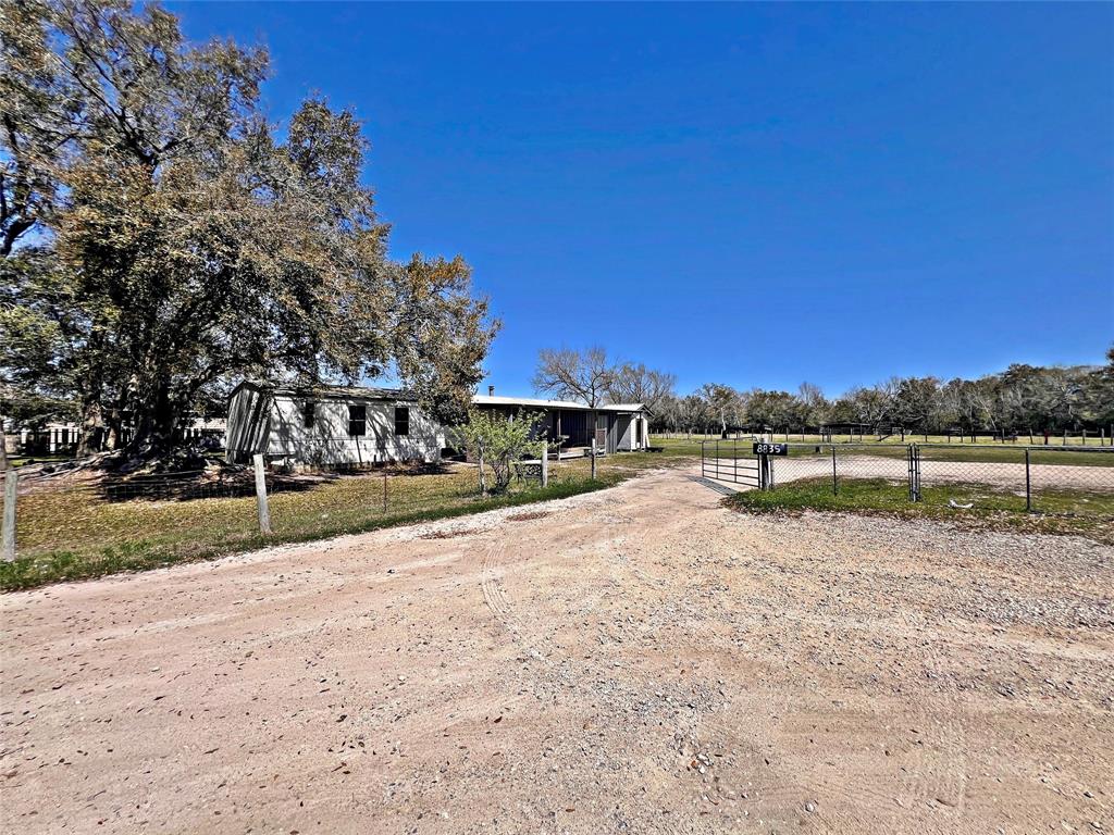 8835 Escondido Street, Alvin, Texas image 1