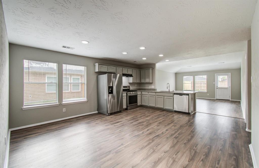 6015 Dream Court, Houston, Texas image 10