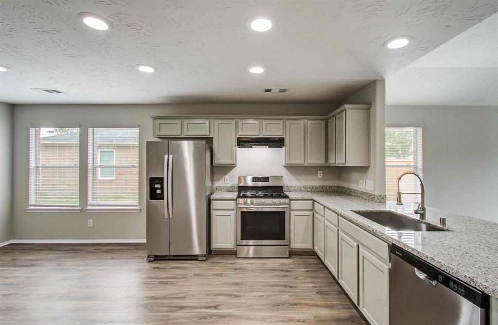 6015 Dream Court, Houston, Texas image 14