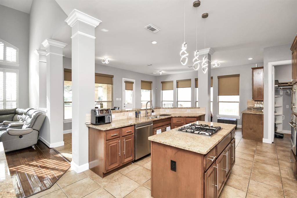 10119 Winding Glen Drive, Katy, Texas image 13