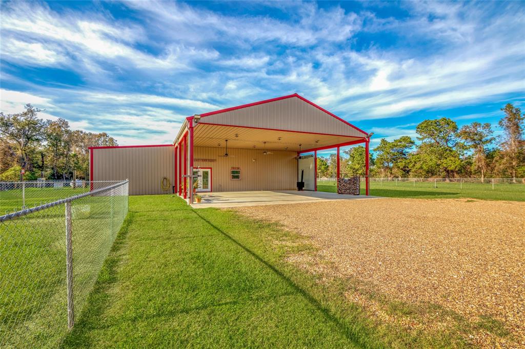 1275 County Road 2092, Hardin, Texas image 4