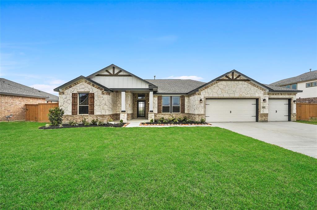 460 Barton Place Drive, Cleveland, Texas image 1
