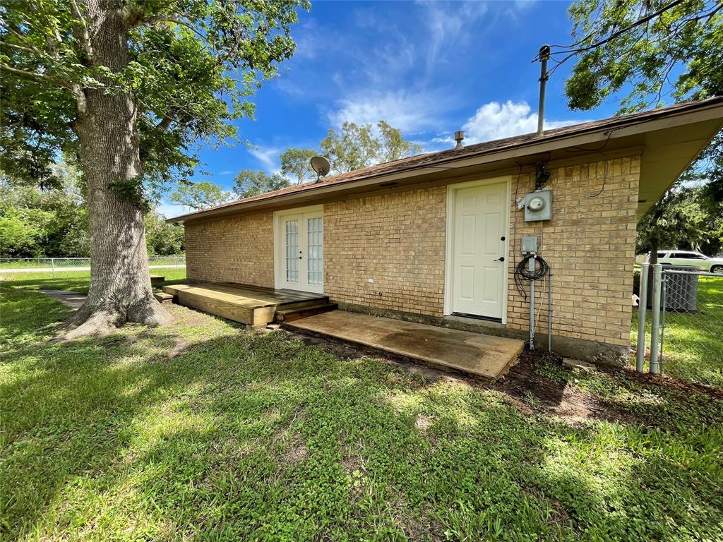 102 Cotton Street, Jones Creek, Texas image 18