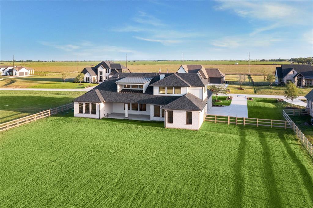 1020 Lake Breeze Drive, Waller, Texas image 18