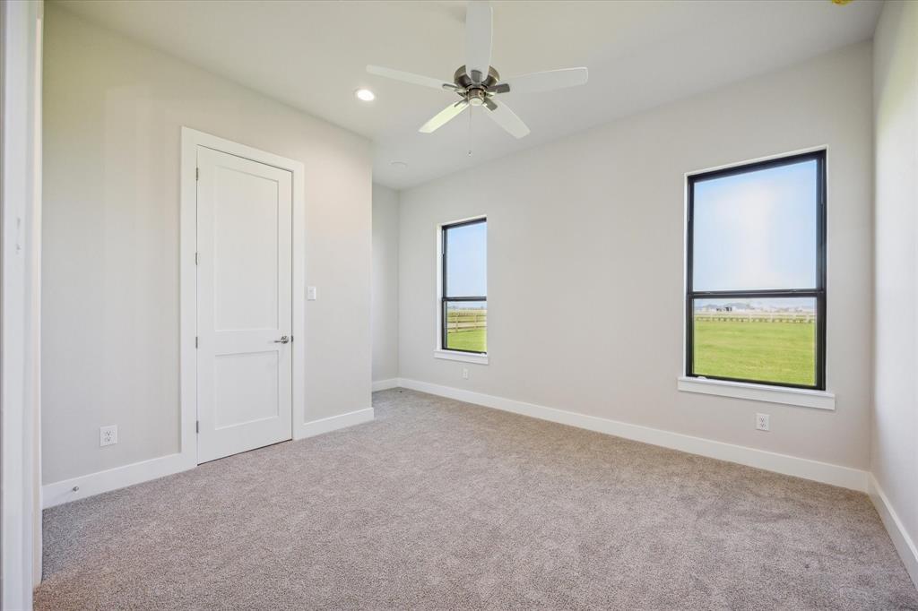 1020 Lake Breeze Drive, Waller, Texas image 36