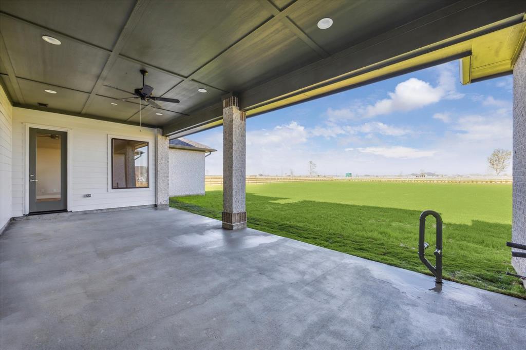 1020 Lake Breeze Drive, Waller, Texas image 17