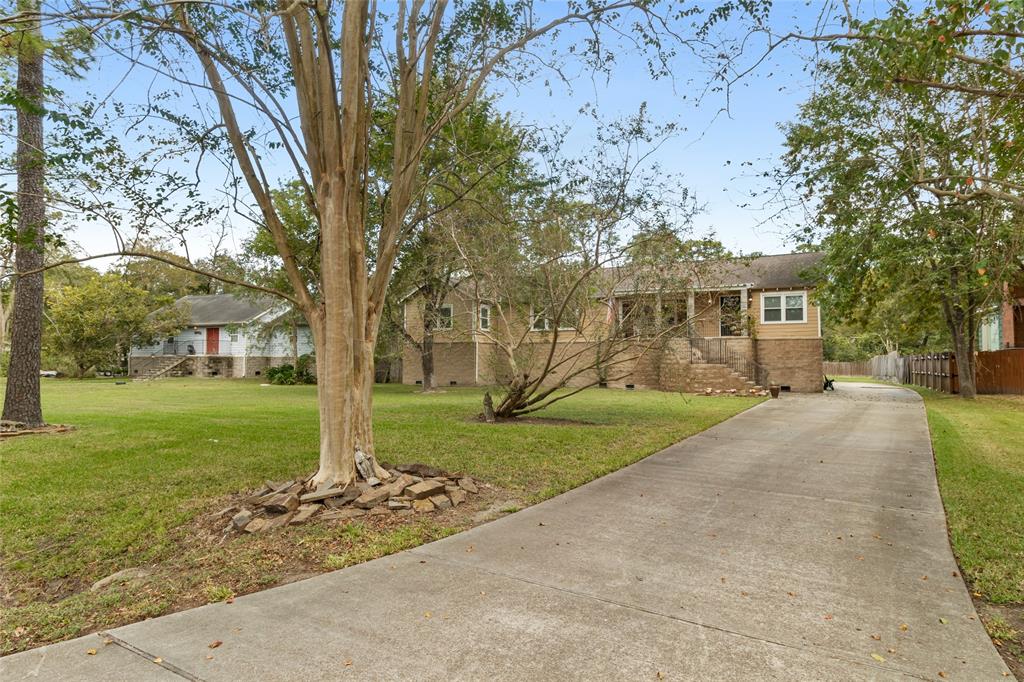 3525 Elm Drive, Dickinson, Texas image 2