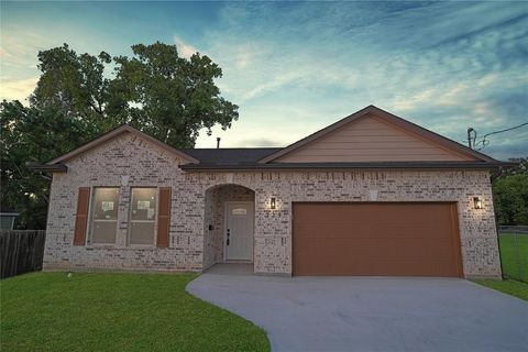 725 Avenue A La Marque TX 77568