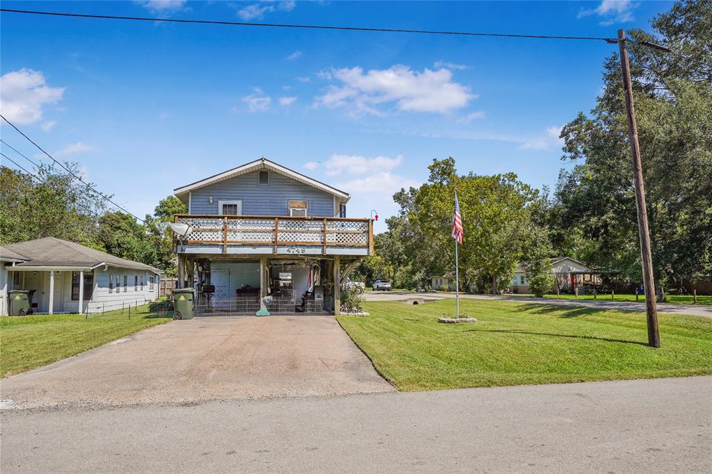 4749 2nd Street, Bacliff, Texas image 2