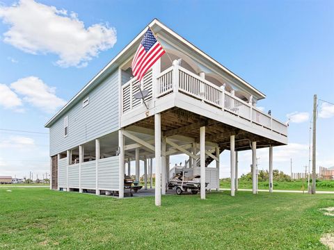 Single Family Residence in Gilchrist TX 902 Hwy 87 1.jpg