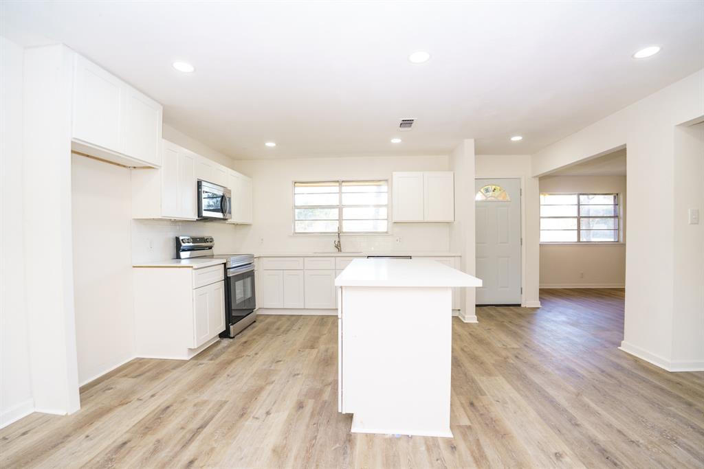 1326 County Road 687, Angleton, Texas image 4
