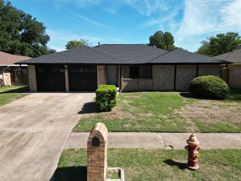 2225 W Clare Street, Deer Park, Texas image 1