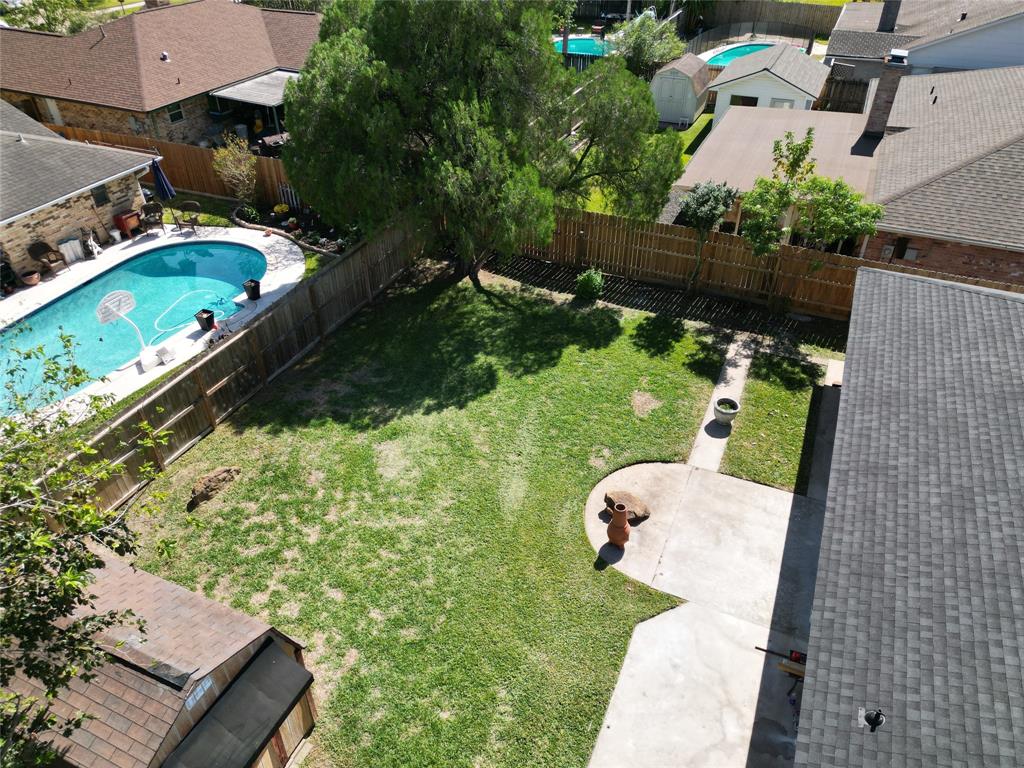 2225 W Clare Street, Deer Park, Texas image 2