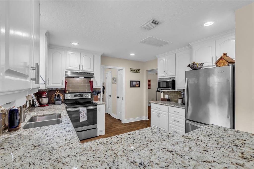 10110 Cantertrot Drive, Humble, Texas image 24