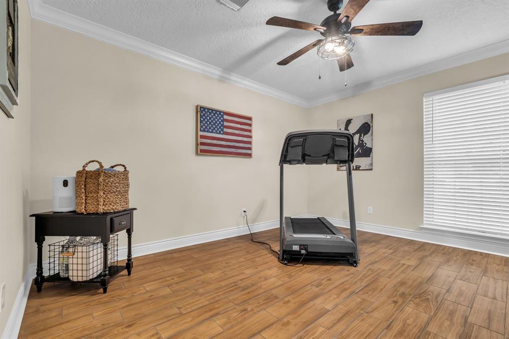 10110 Cantertrot Drive, Humble, Texas image 19